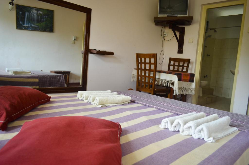 Yoho Mount Waves Hotel Colombo Phòng bức ảnh
